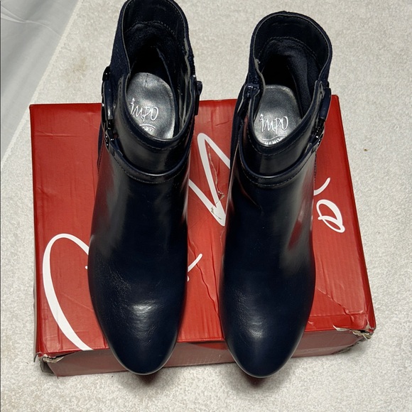 Impo Dark Blue Ankle Booties with Buckle Detail Man made NIB Sz 9 memory sole - Picture 5 of 9